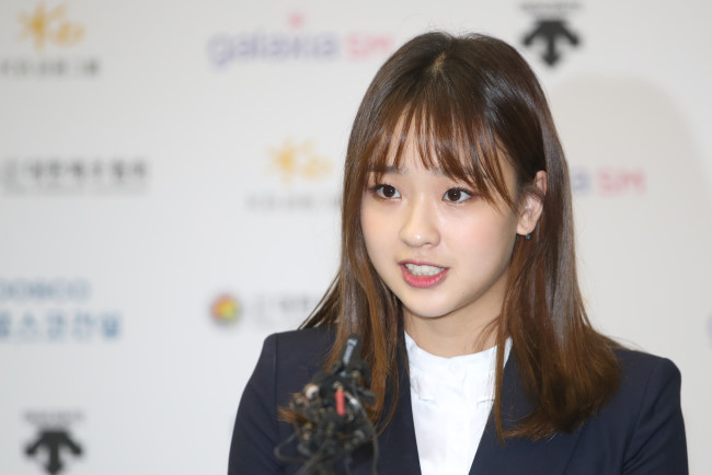 Vừa qua, Son Yeon Jae đã thông báo quyết định giải nghệ ở tuổi 24. Sắp tới tại ASIAD 2018, Son Yeon Jae vẫn sẽ tham dự nhưng với tư cách là một bình luận viên cho đài KBS, cụ thể là ở chính môn thể dục nhịp điệu đã làm nên tên tuổi của cô. Đây là lần đầu tiên Son Yeon Jae thử sức ở vai trò này.