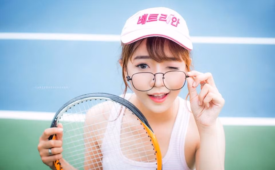 Bén duyên với điện ảnh là vậy, nhưng ít ai biết được, cô nàng 9X xuất thân trong một gia đình không có ai theo nghệ thuật. Năm học lớp 9, biến cố lớn xảy ra khi cha cô mắc bệnh hiểm nghèo và qua đời.