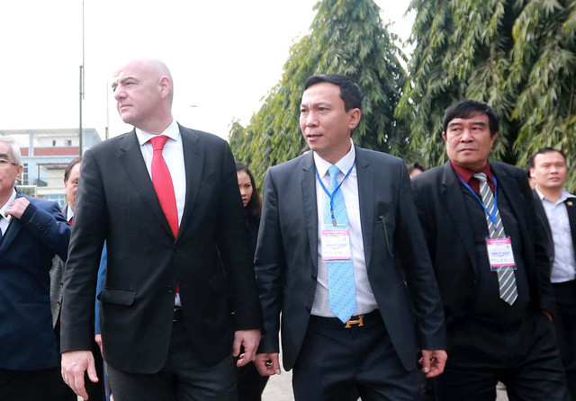 Ông Trần Quốc Tuấn (phó chủ tịch VFF - giữa) sẽ thôi không còn làm việc ở VFF theo dạng "biệt phái" kể từ đại hội VFF khóa 8 - Ảnh: NAM KHÁNH