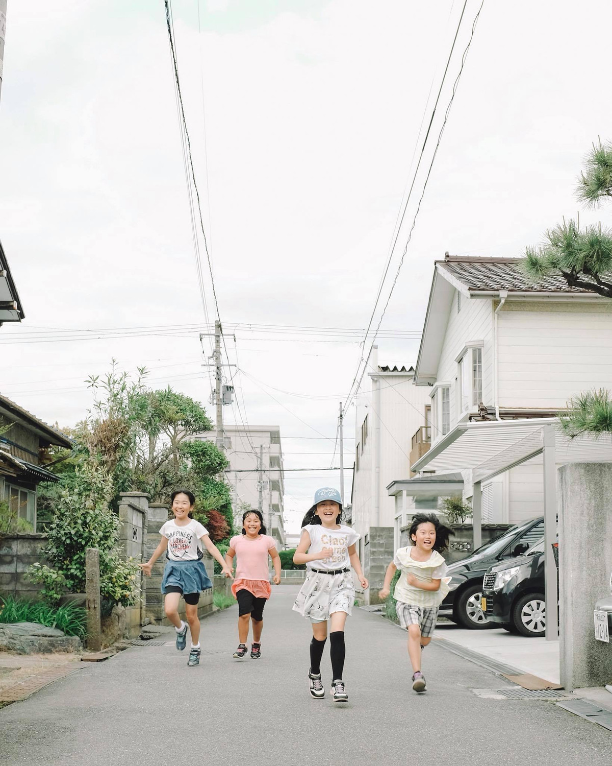 Tuổi thơ là những ngày tháng vô tư nhất, vô lo vô nghĩ chỉ có những nụ cười phúc.