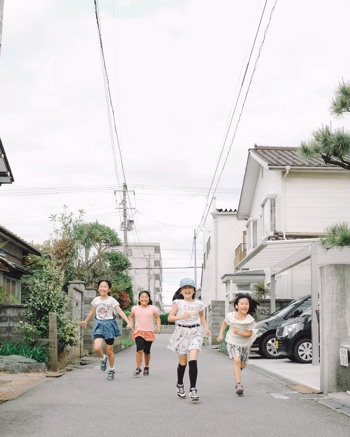 Tuổi thơ là những ngày tháng vô tư nhất, vô lo vô nghĩ chỉ có những nụ cười phúc.