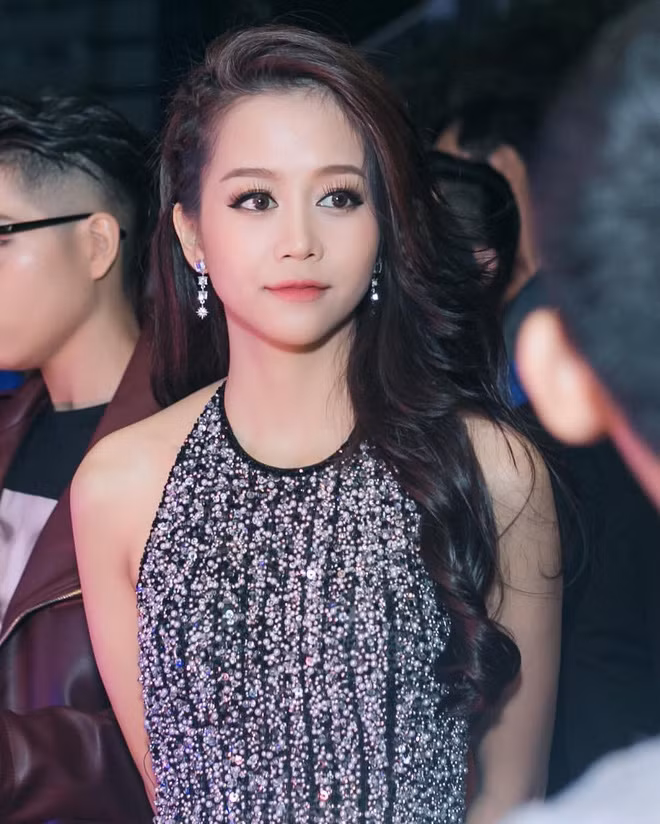 Sau 8 năm sống và làm việc tại nước ngoài, An Nguy chính thức trở về nước vào năm 2016. Cô khiến nhiều người bất ngờ khi tham gia The Face, vai nữ chính trong phim điện ảnh "Chờ anh đến ngày mai" đóng cặp cùng Trấn Thành. Và mới đây nhất là việc tham gia Masterchef Việt phiên bản dành cho người nổi tiếng. An Nguy cũng đã có cuộc "cách mạng" trong việc thay đổi hình tượng.