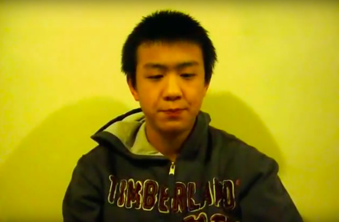 Vlogger Huyme, tên thật là Phạm Công Thành tạo dựng một phong cách khác biệt khi mới ra mắt bằng những video hài hước khai thác chủ đề tình bạn, tình yêu... Thời gian đầu lên sóng, Huyme khiến nhiều cô nàng thích thú với cặp mắt hí đặc trưng, nụ cười có duyên cùng cách trò chuyện dí dỏm.