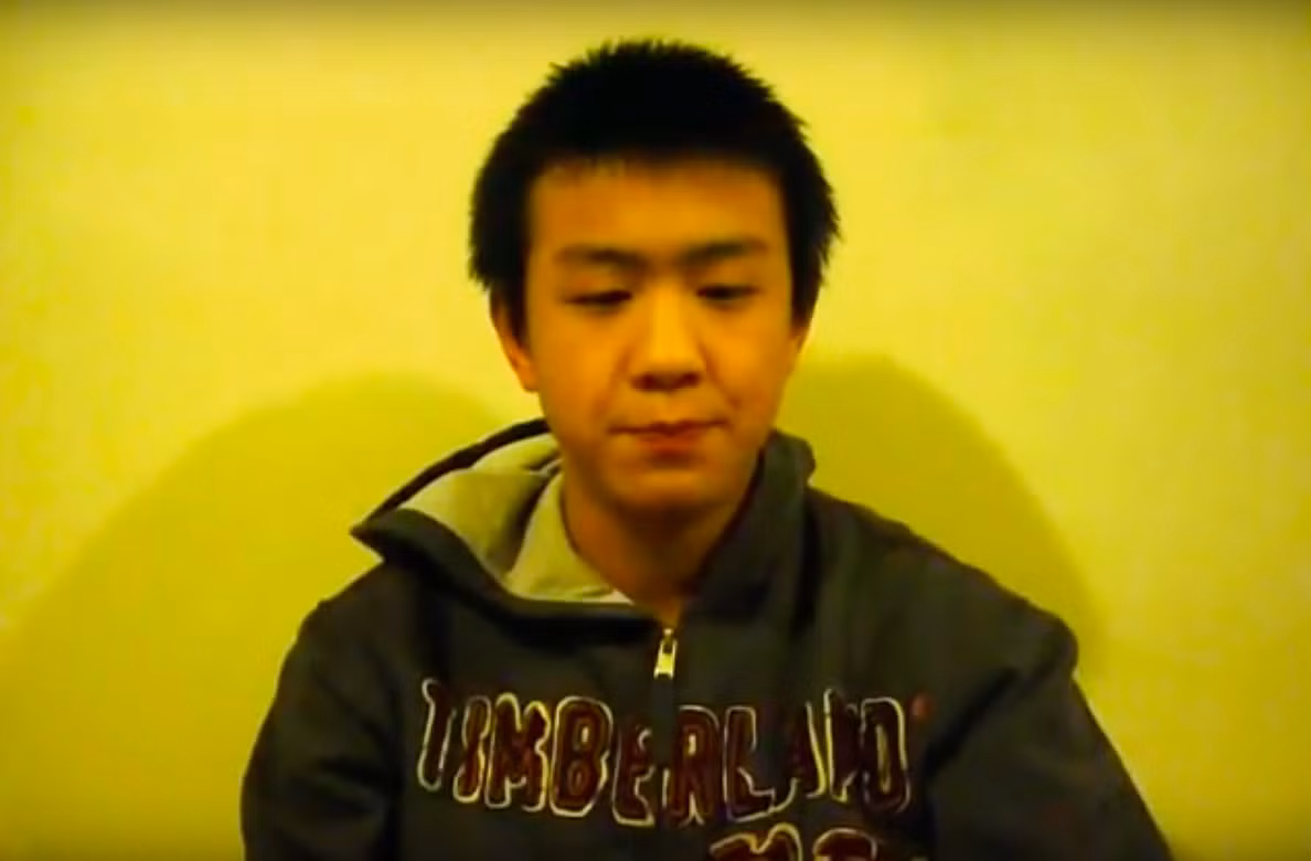 Vlogger Huyme, tên thật là Phạm Công Thành tạo dựng một phong cách khác biệt khi mới ra mắt bằng những video hài hước khai thác chủ đề tình bạn, tình yêu... Thời gian đầu lên sóng, Huyme khiến nhiều cô nàng thích thú với cặp mắt hí đặc trưng, nụ cười có duyên cùng cách trò chuyện dí dỏm.