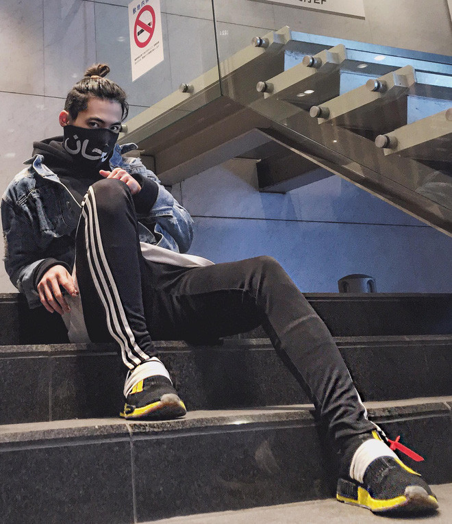 Phong cách thời trang của Ánh Dương chắc chắn bị ảnh hưởng không ít từ giới trẻ Nhật, tuy vậy chàng trai vẫn luôn tự tạo cho mình một cá tính riêng