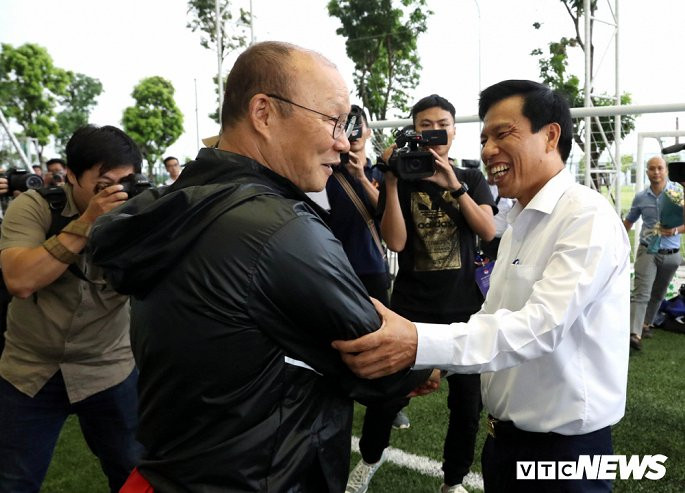 Bo truong Nguyen Ngoc Thien lam Chu tich, VFF sang gia hon nhieu