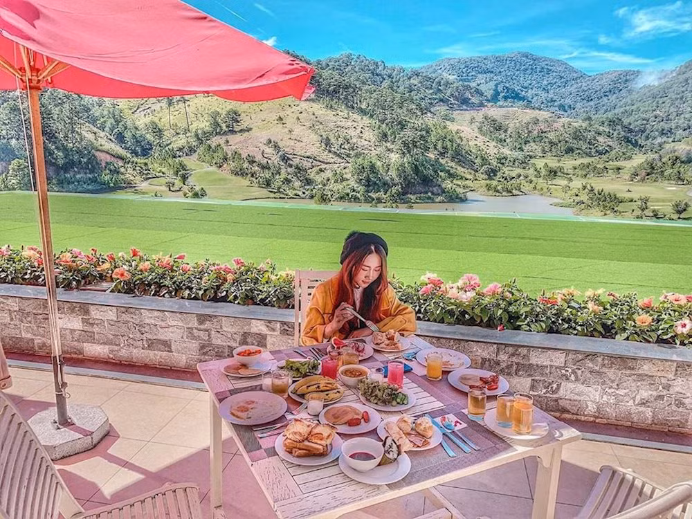 Co nang hot streamer xinh nhu Han Quoc, gay an tuong voi tai an noi cuc duyen