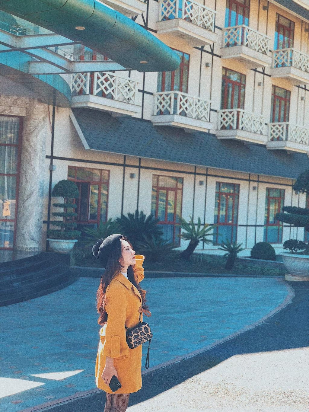 Là một cô nàng đa phong cách cùng với lợi thế có một hình thể quyến rũ, nên Kim Yến luôn thỏa sức diện những bộ trang phục cô cảm thấy đẹp và tự tin nhất.