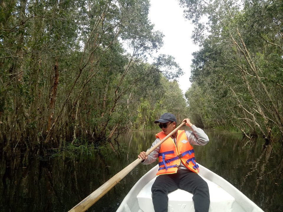 Làng nổi Tân Lập hay còn gọi là rừng tràm Tân Lập, tọa lạc tại huyện Mộc Hóa, tỉnh Long An, cách Sài Gòn chưa đầy 100km, trở thành điểm dừng chân không thể bỏ qua cho những ai muốn tránh xa bụi bặm phố thị.