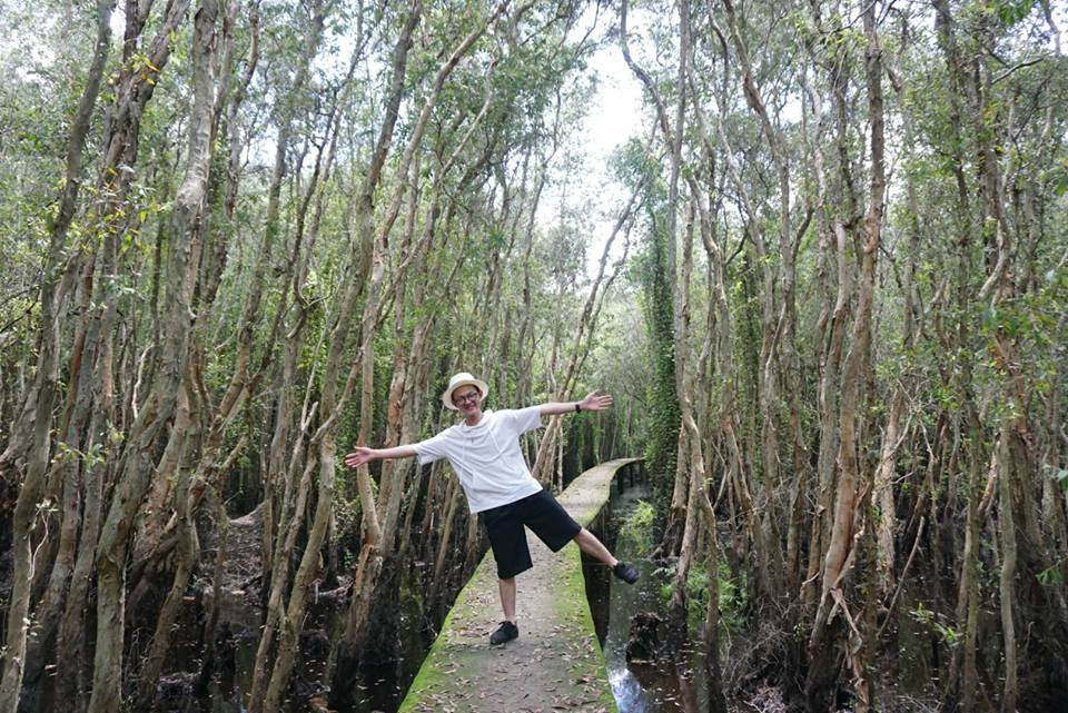 Thời điểm lí tưởng nhất để bạn ghé thăm rừng tràm Tân Lập là tháng 3 đến tháng 9, lúc này cây cối xanh tươi và các loài hoa đua nhau khoe sắc trong các khu rừng.