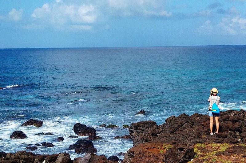 2. Đảo Cái Chiên: Đảo Cái Chiên là nơi không quá ồn ào, náo nhiệt và cũng không có tiếng chèo kéo, mời gọi của các hàng quán ăn uống, đây là nơi lý tưởng làm chốn “mai danh ẩn tích” khá thú vị mùa hè nóng nực này.