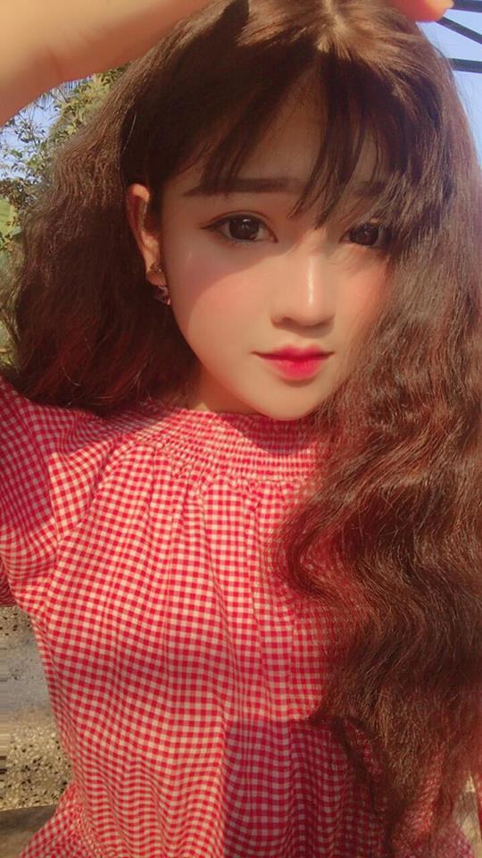 Trên trang cá nhân, cô nàng hot girl xinh đẹp sở hữu hàng trăm nghìn lượt theo dõi.