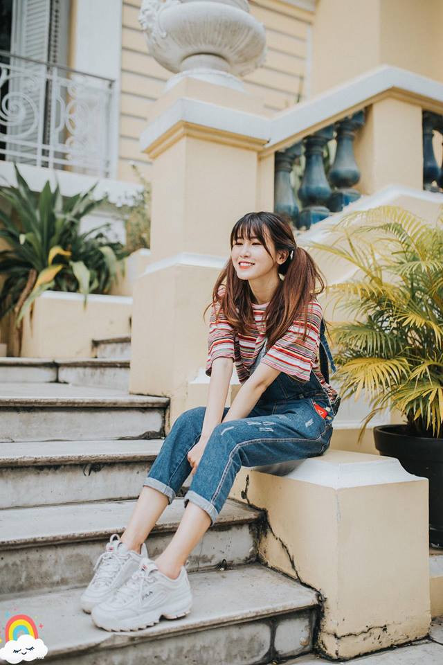 Cô nàng gây ấn tượng vơi gương mặt xinh đẹp, sắc sảo. Khá nhiều người còn ví von cô là “nàng thơ” của Quảng Nam.