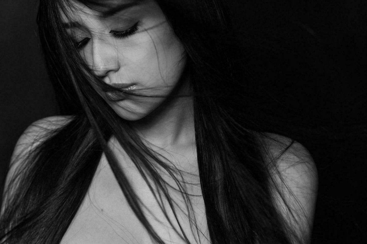 Đàn bà chăm chỉ mệt mỏi cũng chẳng ai hay - Ảnh minh họa: Internet