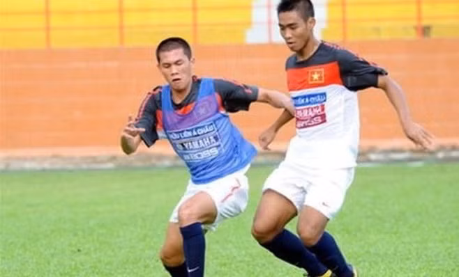 Từ Hữu Phước (trái) từng có thời gian khoác áo U23 Việt Nam. Ảnh: I.T