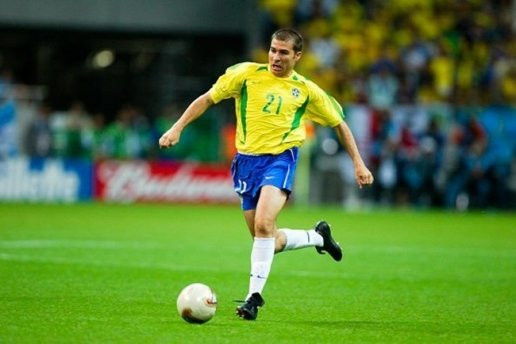 Luizao trong màu áo Selecao ở World Cup 2002.