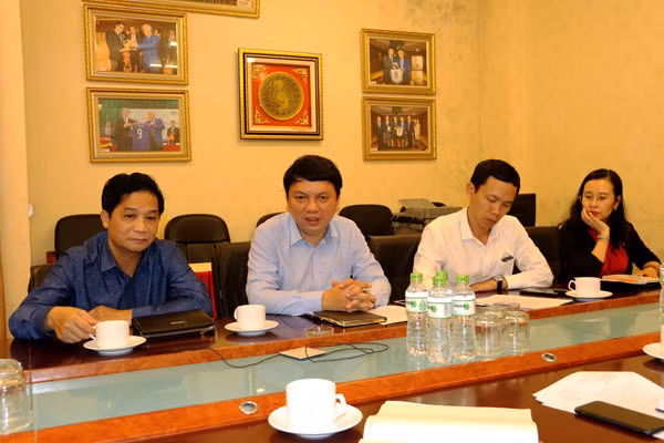 DT Viet Nam phai da san trung lap tai AFF Cup 2018 neu CDV dot phao sang