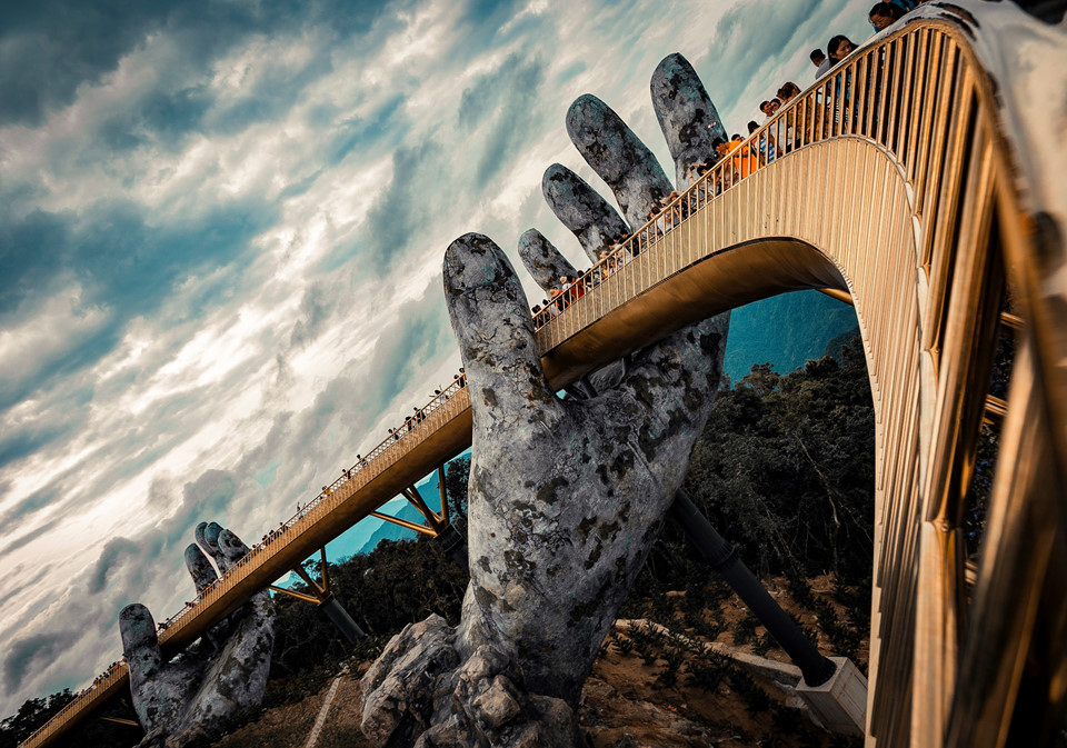 6. Tìm những người truyền cảm hứng: Bạn hãy tham khảo những bức ảnh của các hot Instagram về du lịch để tìm cảm hứng trước chuyến đi, nhưng đừng cố bắt chước y hệt hình của họ. Mỗi chúng ta đều có những cảm nhận riêng về cái đẹp, về từng câu chuyện muốn truyền tải thông qua bức ảnh. Vì thế, bạn hãy cứ tham khảo nhưng phải nhớ, con mắt của bạn mới chính là điều quan trọng nhất. Ảnh: A.T