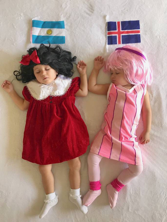 Argentina - Iceland: "Tôi mất 3 tháng tìm hiểu từng quốc gia, từng văn hoá và truyền thống, rồi tôi biến nó thành các bức ảnh của cặp song sinh"