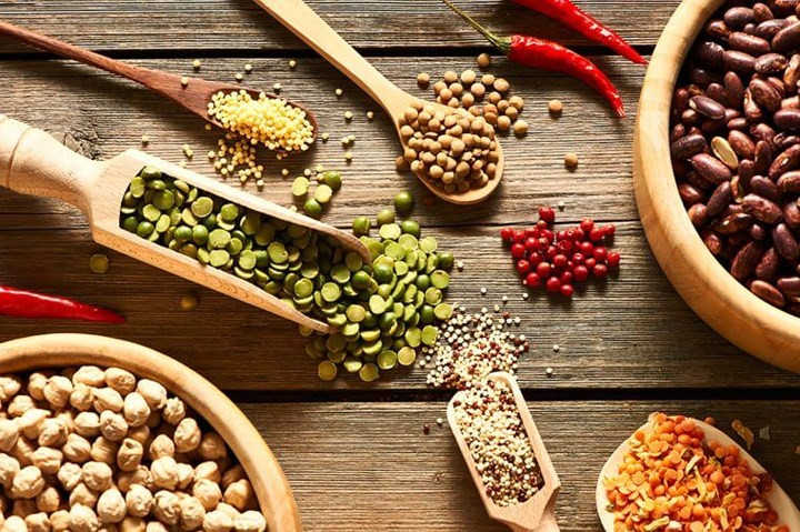 Hạt đậu khô:Theo nghiên cứu của các nhà khoa học thuộc Đại học Brigham Young (Mỹ), sau 30 năm, các hạt đậu được sấy khô, dù có sự thay đổi lớn về ngoại hình nhưng chúng vẫn an toàn cho người sử dụng. Cụ thể, sau 30 năm, tuy tổng thể chất lượng của hạt đậu đã suy giảm nhưng tỉ lệ protein trong đậu vẫn ở mức chấp nhận được để có thể sử dụng trong các trường hợp khẩn cấp.