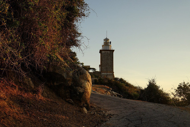 Đường lên hải đăng Mũi Dinh. Ảnh: HỒ HOÀNG HUY