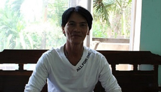 Mãn hạn tù, Nguyễn Văn Lắm đơn độc đợi chờ sự giúp đỡ, tạo điều kiện để hoàn lương của chính quyền trong căn nhà hoang.