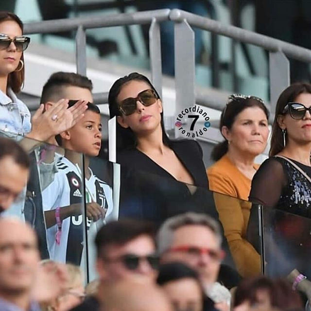 Ronaldo duoc bo noi loi yeu, len tieng nghi an hiep dam-Hinh-3