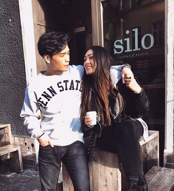 Rất nhiều cô nàng sẽ cảm thấy tiếc hùi hụi vì thông tin của soái ca đã không còn độc thân.