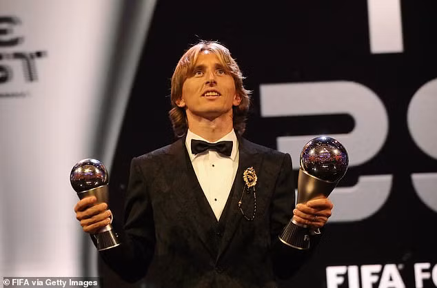 Lan thu hai vuot mat Ronaldo, Modric gianh giai FIFA The Best