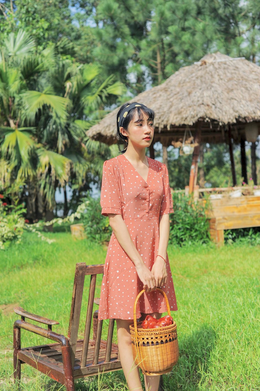 Lâm Oanh cũng rất chú trọng trong phong cách ăn mặc của mình. Cô bạn thường thay đổi các phong cách khác nhau để đỡ nhàm chán.