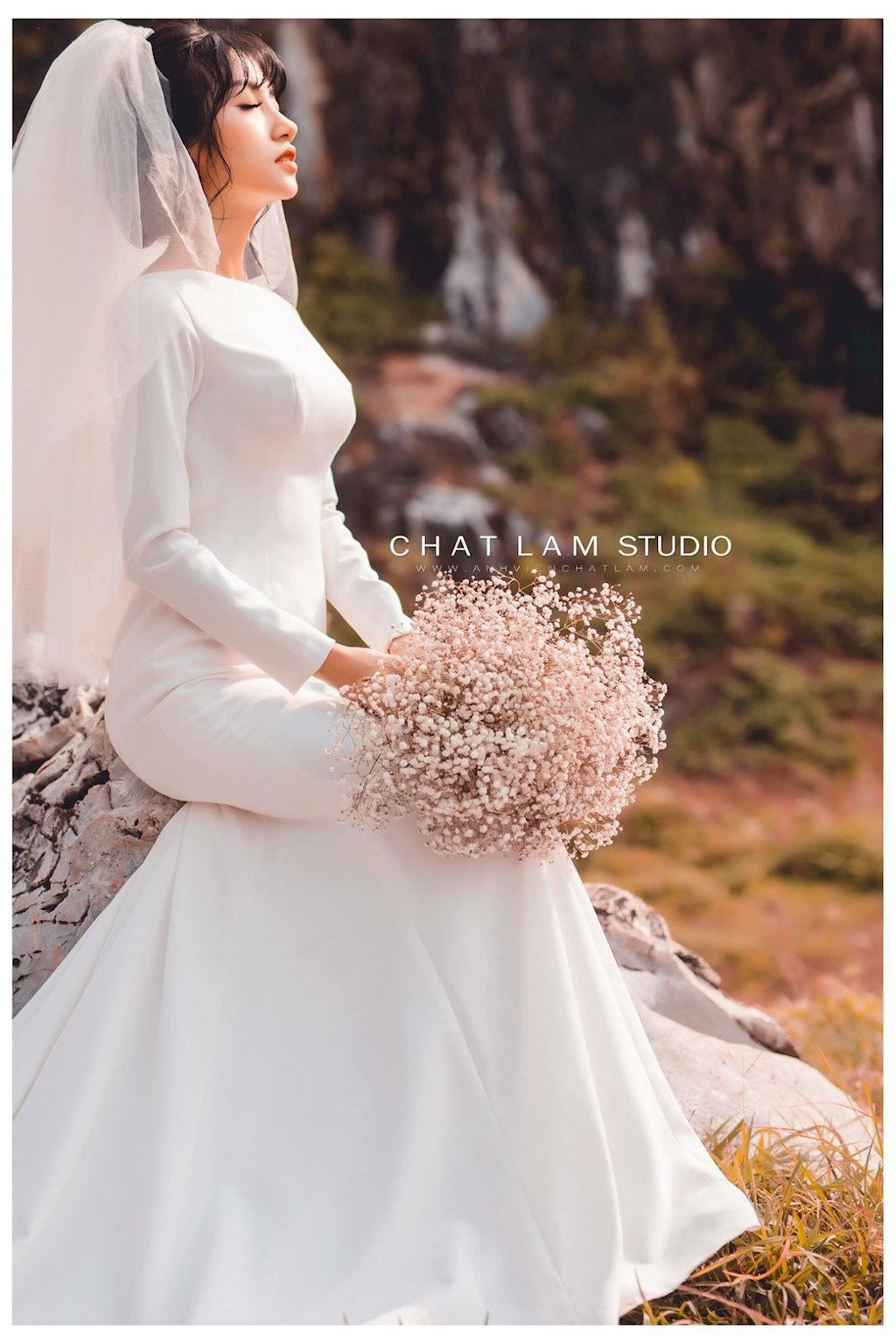 Lâm Oanh cho biết, cô nàng bắt đầu với vai trò mẫu ảnh từ khi còn là nữ sinh cấp 3, tại Hải Dương, từ đó đến nay Lâm Oanh đam mê luôn với công việc này.