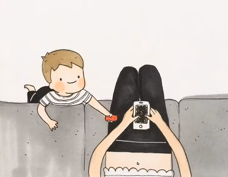 Khi có con cũng là lúc người mẹ tập thói quen từ bỏ smartphone. Mẹ sẽ cùng con vui chơi để có những ngày tháng tuổi thơ đúng nghĩa.