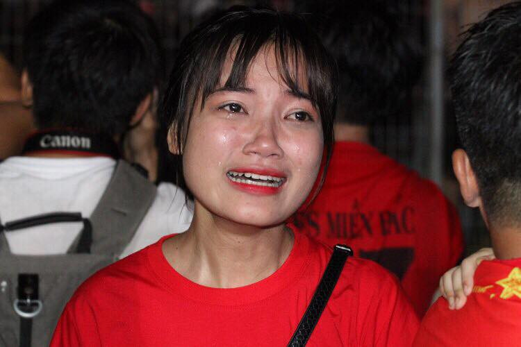 Cảm xúc khó có thể nói thành lời. Ảnh: Anh Sơn