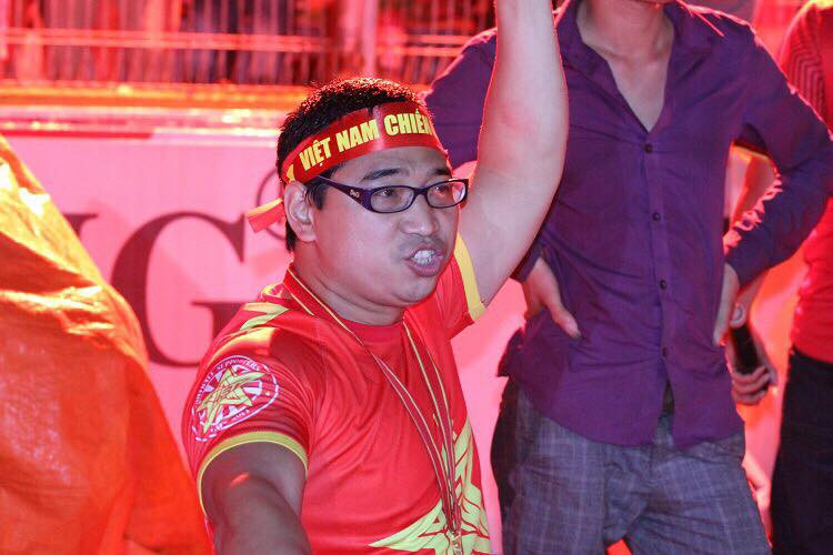 Trận đấu của đội tuyển Olympic Việt Nam ngày hôm nay, có lẽ đã đưa NHM đi hết từ cung bậc cảm xúc này sang cung bậc cảm xúc khác. Ảnh: Anh Sơn.