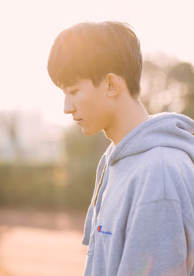 Cùng ngắm thêm những hình ảnh dễ mến khác của Thường Ưu Tú nhé!