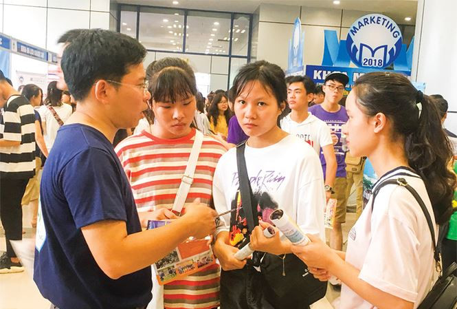 Thí sinh đã kết thúc 10 ngày điều chỉnh hồ sơ. Ảnh: Nghiêm Huê.