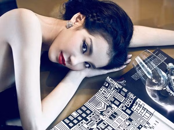 Càng ngày càng có nhiều người con gái trông vẻ ngoài và hành động mạnh mẽ như con trai, họ sống độc lập và không cần dựa vào ai - Ảnh minh họa: Internet