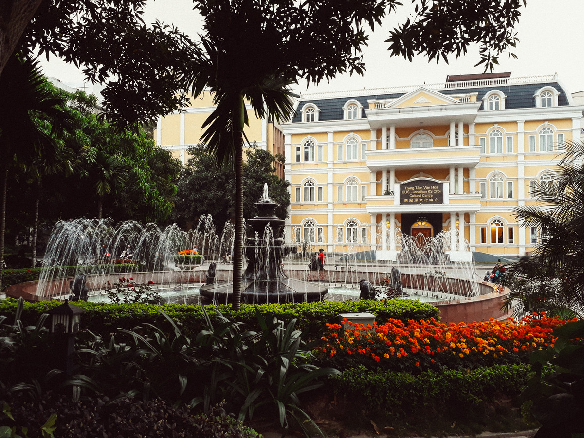 Khung canh lang man dep den kho tin cua dai hoc Quoc gia Ha Noi-Hinh-14