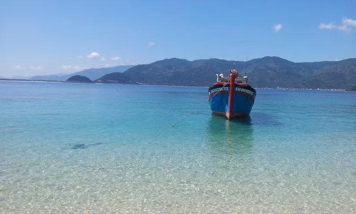 Hãy thử một lần, bỏ hết những ồn ào muộn phiền ở phía sau. Lập team đến Hòn Nưa để trải nghiệm những điều mới lạ.