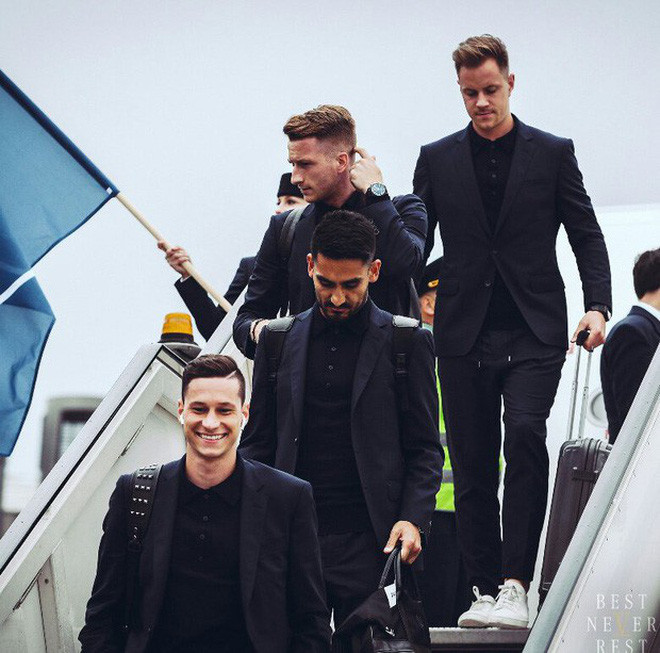 World Cup 2018 đội tuyển Đức vẫn là cái tên sáng giá cho ngôi vị quán quân. Ngoài việc sở hữu cho mình những cầu thủ xuất sắc, đội tuyển Đức còn khiến các fan girl đứng ngồi không yên với dàn cầu thủ điển trai không khác gì người mẫu, diễn viên điện ảnh.