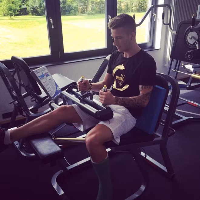 Độ "sát gái" của anh cũng không kém cạnh các bạn đồng đội của mình, liệu những chàng trai siêu đẹp trai này có giúp đội nhà "làm nên chuyện" ở World Cup năm nay?