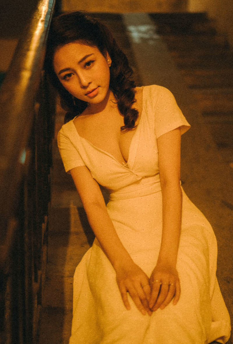 Hot girl Tram Anh: 'Nguoi ta moi toi di khach, xin gia truc tiep'-Hinh-3