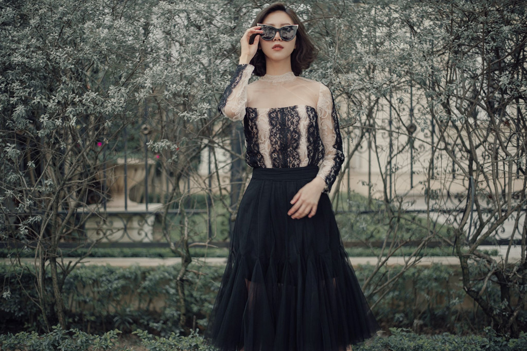 Ngọc Châm chính thức lấn sân sang showbiz sau khi trở thành quán quân The Look 2017. Hiện cô tạm dừng công việc tiếp viên và làm chủ một thương hiệu thời trang thiết kế. Tin đồn là bạn gái của Decao (Cao Minh Thắng) sau màn đội bàn hôn dưới mưa cũng khiến từ khóa Ngọc Châm được tìm kiếm nhiều hơn đáng kể.