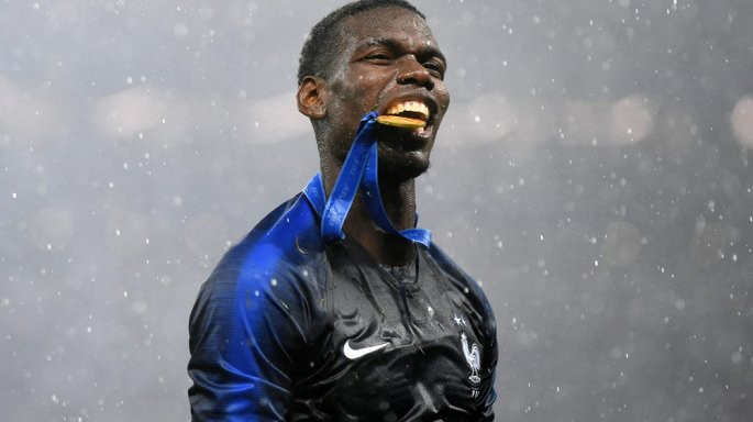 Lối chơi tối giản nhưng không mất đi sự tinh tế của tiền vệ 25 tuổi này tại World Cup khác hoàn toàn so với Paul Pogba ở MU mùa giải vừa qua.