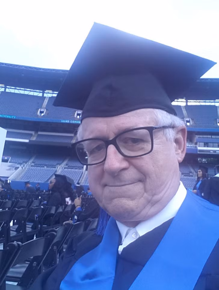 Mục tiêu của người đàn ông này là tốt nghiệp trước khi 100 tuổi và ông ấy đã đạt được mong ước.