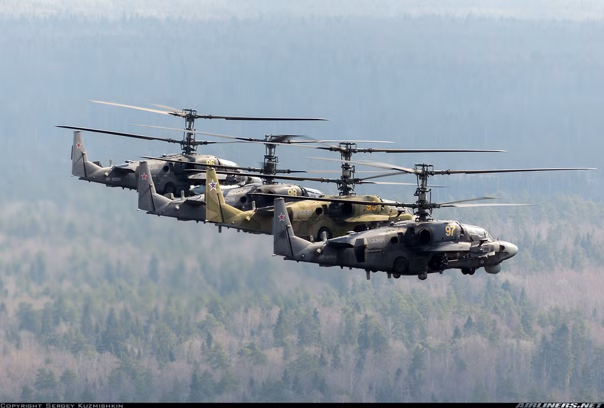 Bình luận về vấn đề - Việt Nam chọn Ka-52 hay là Mi-28, phi công lái trực thăng tấn công giàu kinh nghiệm – Phó Tiến sĩ Khoa học Quân sự, Đại tá Makar Aksenenko đã đưa ra những đánh giá nghe “lọt tai” về việc loại trực thăng tấn công nào sẽ phù hợp nhất với Việt Nam. Nguồn ảnh: Airlines.net