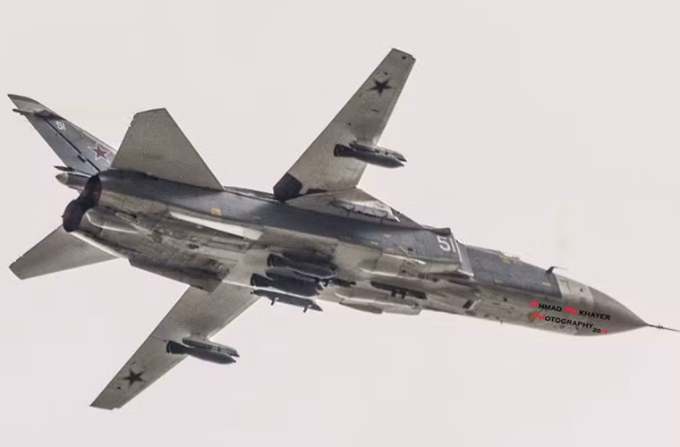 Su-24M mang 4 bom xuyên phá BETAB 500Sh. Nguồn ảnh: Ahmad Rabiaa Alkhayer