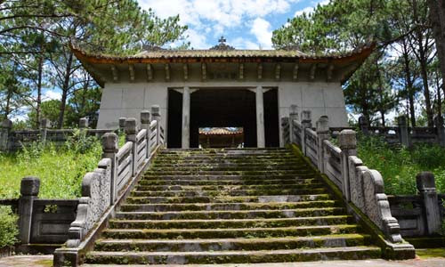 Tổng thể lăng mộ Nguyễn Hữu Hào.