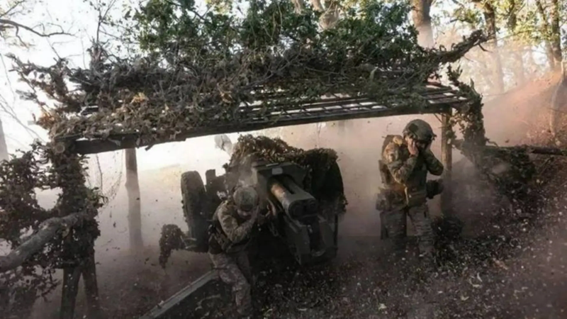 Theo báo cáo, quân Nga đang tấn công khu vực phía tây bắc làng Kamianske, giao tranh ác liệt ở cự ly gần với lực lượng phòng thủ của Ukraine. Ảnh: Sohu.