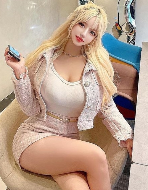 Lovely là một trong những hot girl nổi tiếng thuộc top đầu Hàn Quốc. Cô nàng sở hữu trang cá nhân IG chính lên tới 1,3 triệu fan. (Nguồn ảnh: IG)